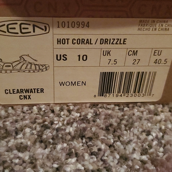 Womens Keen Shoes- Coral colored - Picture 2 of 4